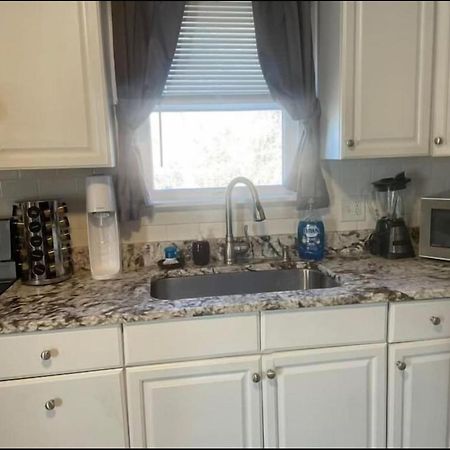 Charming Cottage Historic Falmouth Cape Cod Near Beach And Downtown 2Br 1Bath Deck Exterior photo